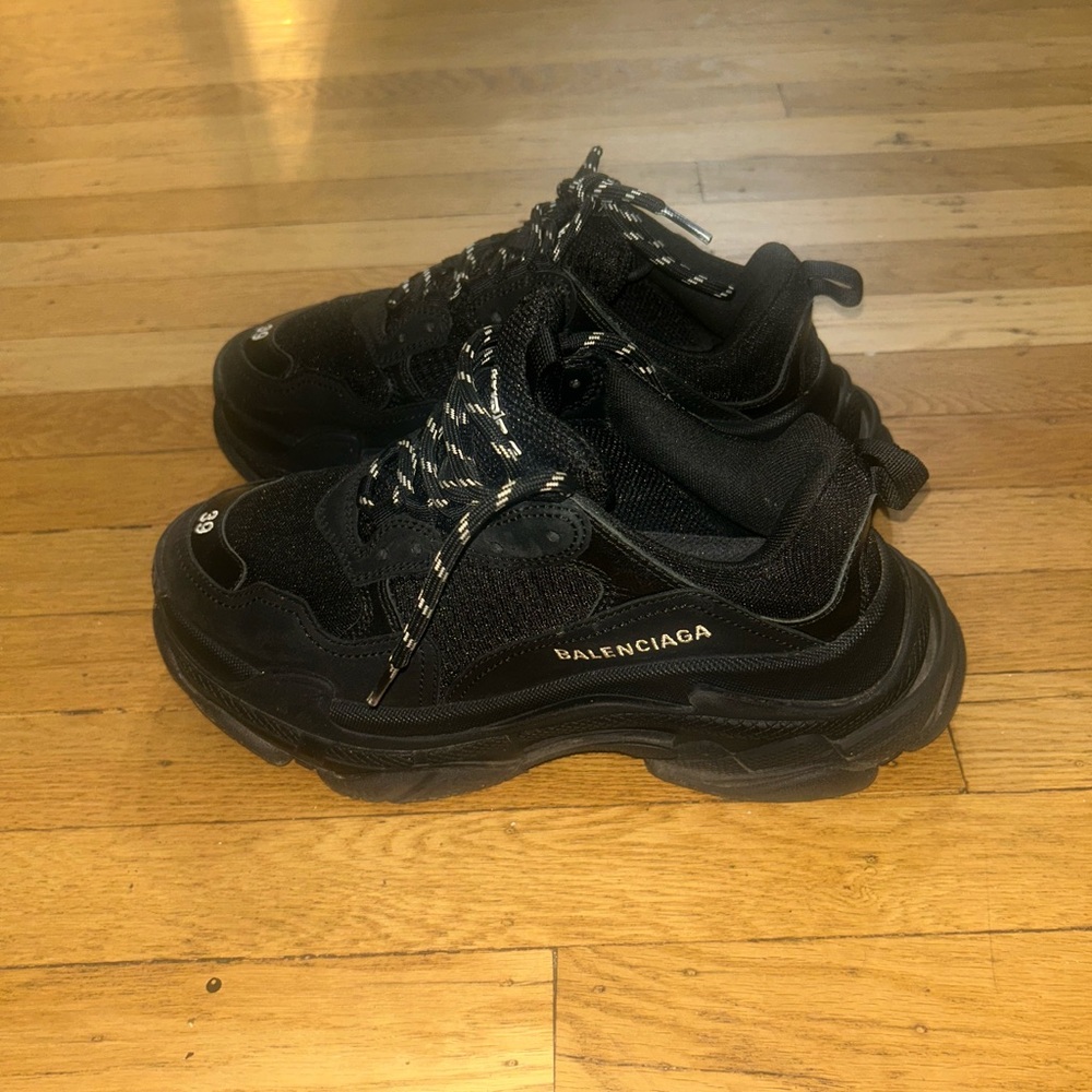 Balenciaga Black Triple S Size 8